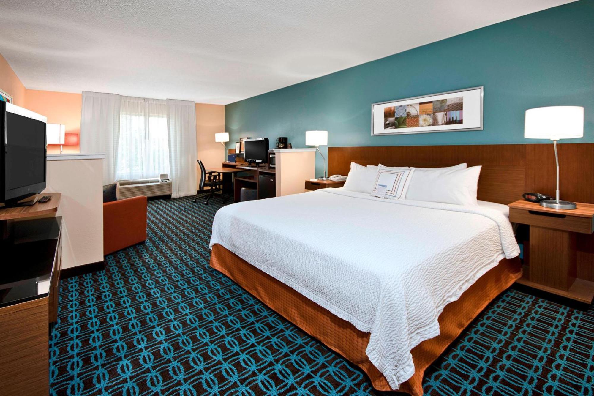 Fairfield Inn & Suites Raleigh Durham Airport Research Triangle Park Моррисвилл Экстерьер фото